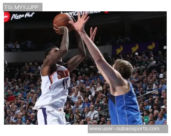 兰德尔表现平平首节手感冰凉全场贡献21分5篮板3助攻3抢断