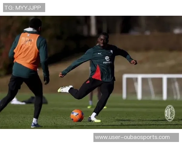 隆戈确认福法纳首发对阵那不勒斯莱奥与S希门尼斯进行单独训练