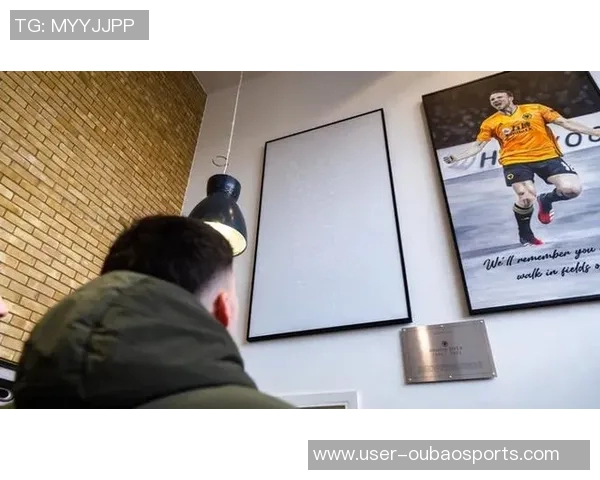 狼队纪念若塔艺术品揭幕以球迷献花制成墨水绘制展现情感与团结